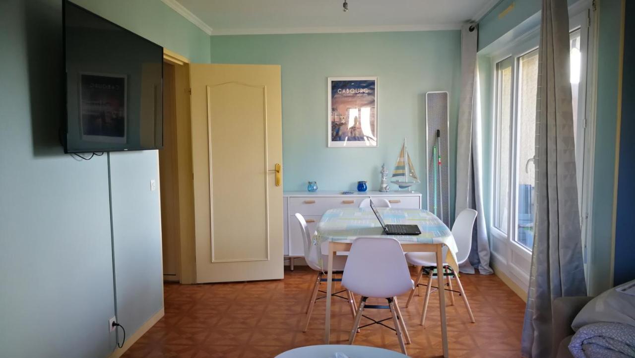Charmant 2 Pieces A 5 Mn A Pied De La Mer Cabourg Εξωτερικό φωτογραφία